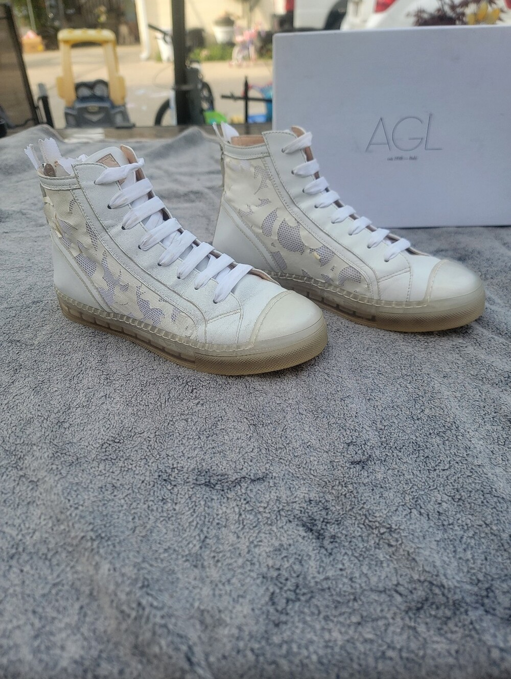 AGL Attilio Giusti Leombruni High Top Sneakers EU 41 White Leather